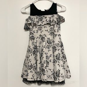 Kids Black and White holiday dress Size 8